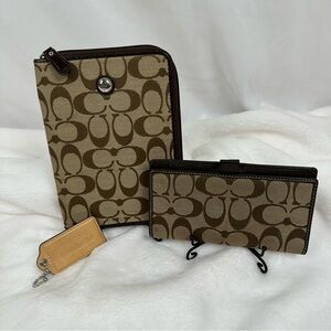 Coach Bundle with agenda, checkbook, and hang tag